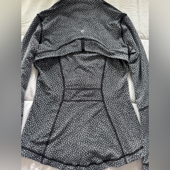 Lululemon Define Jacket - Picture 5 of 8